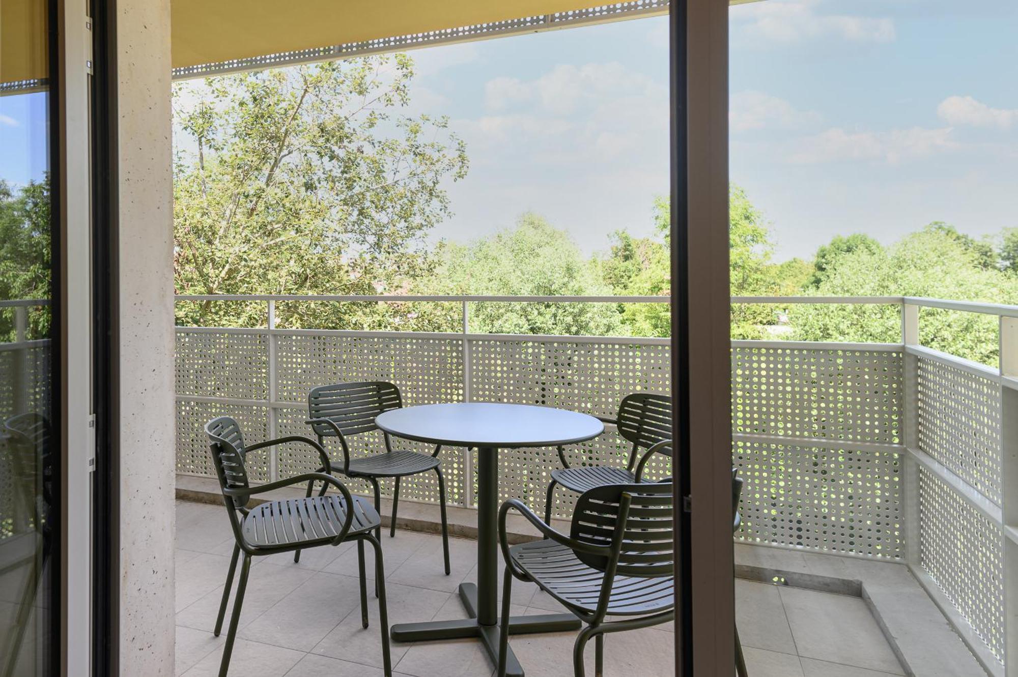 Voco , Cite Des Vins By Ihg Hotel 4*